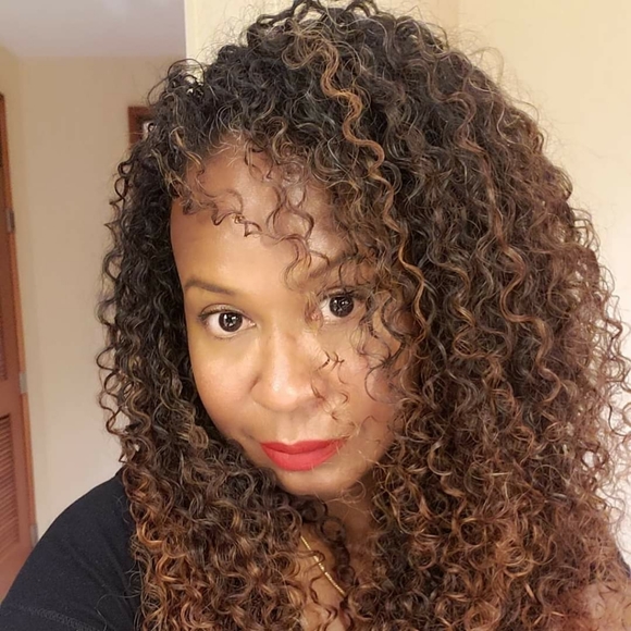 Meet your Posher, Cindy - Picture 2 of 6